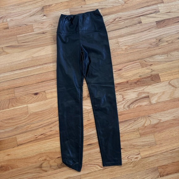 Aritzia Wilfred Free Daria Pant Leather Leggings - Picture 6 of 6